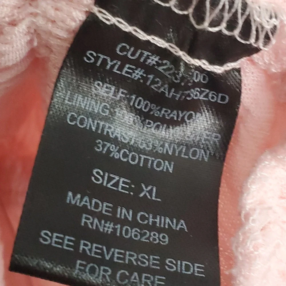 Lace-Trim Light Pink V-Neck Camisole - Picture 9 of 10